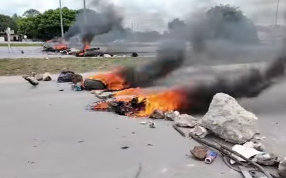 Levantan bloqueo en el Periférico de Mérida