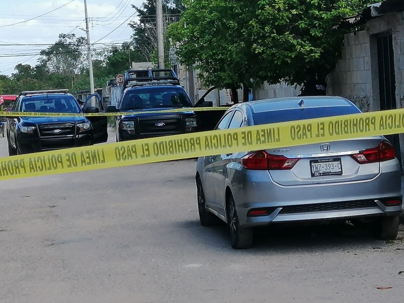 Automóvil abandonado ocasiona movilización policiaca   