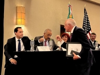 Vila acude a reunión de gobernadores de estados del Sureste