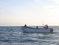 Rescatan pescadores varados