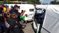Se manifiestan mototaxistas al sur de M&eacute;rida