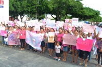 Marchan miles para crear conciencia sobre el c&aacute;ncer de mama