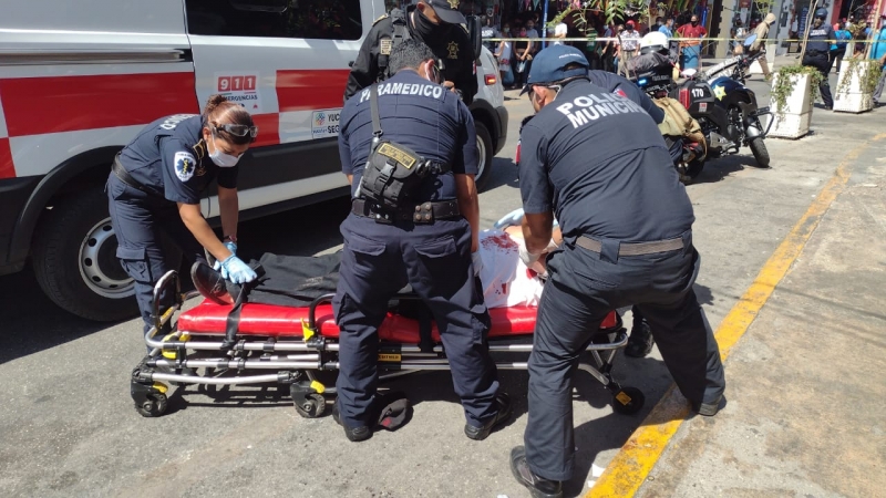 Iracundo sujeto atenta contra su vida en el Centro de Mérida 