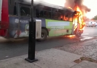 Corto circuito habr&iacute;a incendiado autob&uacute;s en la Itz&aacute;es