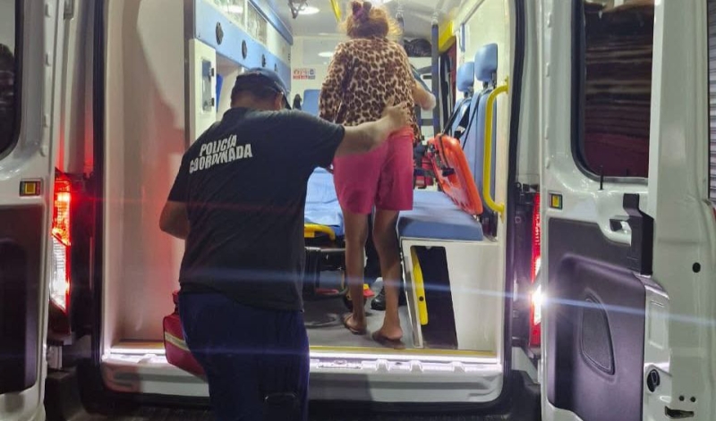 Mujer da a luz en ambulancia