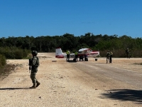 Avioneta aterriza d&eacute; emergencia