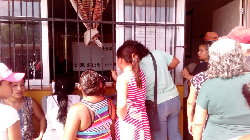 Retraso en instalación de casillas causa enojo en Celestún