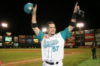 Leones recibe al receptor Jonathan Aceves