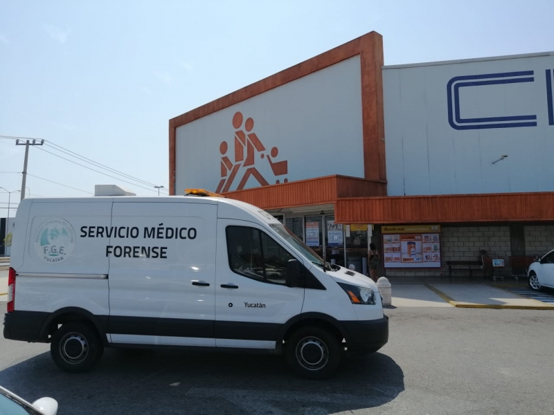 Muere mujer en el interior de supermercado de Ciudad Caucel 