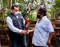 Promueve Ren&aacute;n Barrera programa "Arma tu caja de campo"