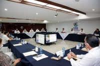 Ren&aacute;n Barrera se re&uacute;ne con integrantes del CCE