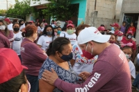 Carlos Moreno recibe apoyo de la colonia Francisco Villa Oriente