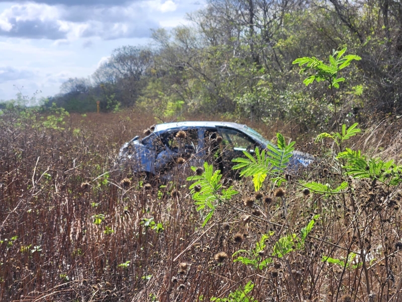 Volcadura deja  2 lesionados en la Mérida-Tetiz
