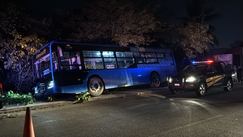 Chofer de Va y Ven protagoniza siniestro vial