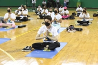 Celebran el D&iacute;a Mundial del Yoga, en el Polif&oacute;rum Zamn&aacute;