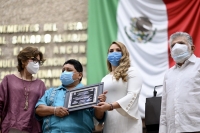 Entrega Congreso reconocimiento "P&aacute;nfilo Novelo Mart&iacute;n"
