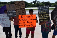 Colonos de Kaua III protestan en el Congreso