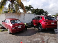 Choque en Francisco de Montejo deja da&ntilde;os materiales