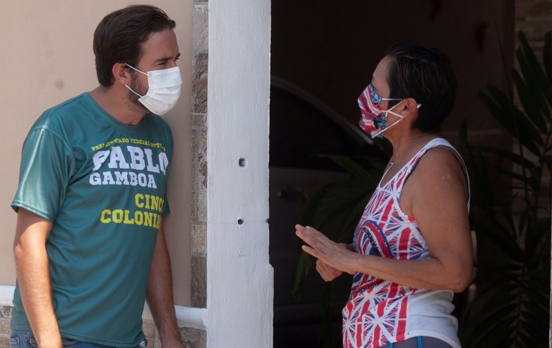 Pablo Gamboa ofrece bajar la tarifa de luz