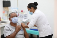 Adultos mayores de M&eacute;rida recibir&aacute;n refuerzo de vacuna, del 16 al 21 de diciembre