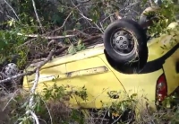 Vuelca conductor en la Kinchil-Celestún