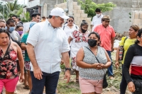 Refrenda Ren&aacute;n Barrera compromiso con habitantes del Sur de M&eacute;rida