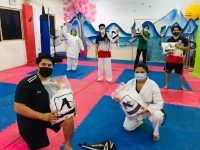 Entrega IDEY uniformes deportivos en Hunucmá y Progreso