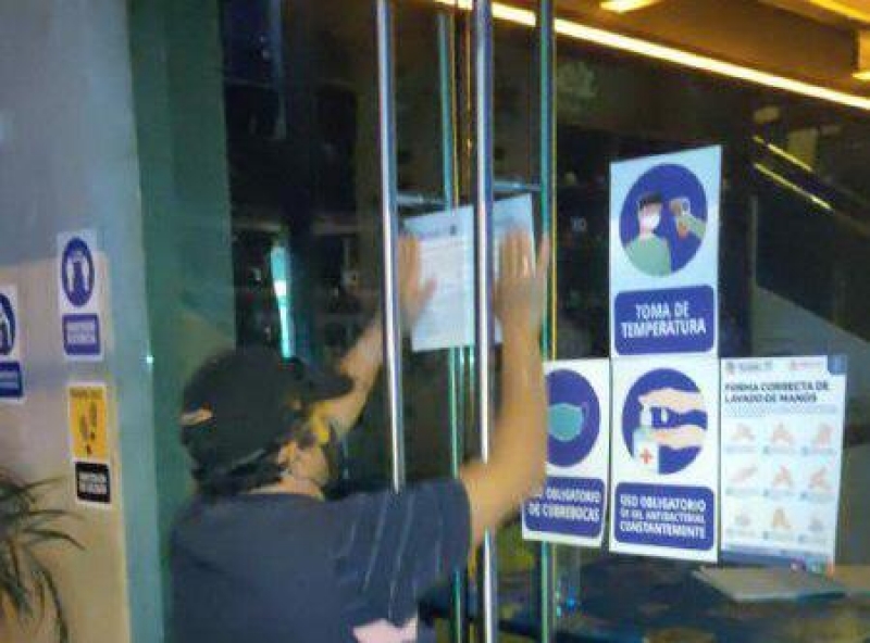 Clausuran cervecería por violar protocolos sanitarios y pleito en su interior