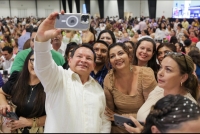 Reitera "Huacho" compromiso de dignificar labor de docentes