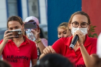Alejandra Rivas escucha quejas sobre transporte p&uacute;blico
