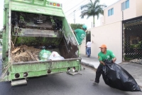 Recoja de basura y bancos no laboraron hoy