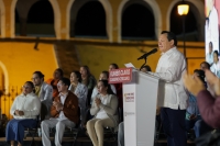 Díaz Mena rinde cuentas en Izamal