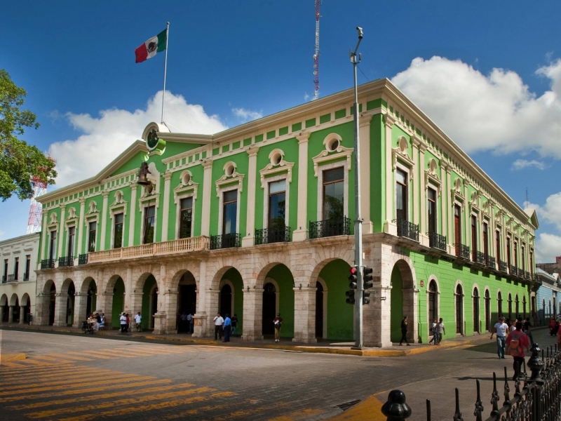 Renuncian funcionarios para enrolarse en campañas electorales