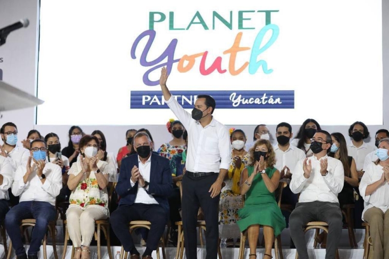 Presenta Vila Programa Juventudes Yucatán "Planet Youth"