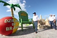 Entregan nuevo malec&oacute;n en Dzilam de Bravo