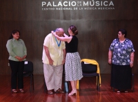 Recibe Jorge &Aacute;lvarez Rend&oacute;n la Medalla al Periodismo Cultural