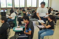 Mas de mil 500 jóvenes buscan un espacio en la UTM