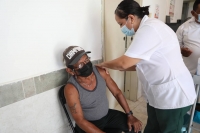 Adelantan vacunaci&oacute;n para poblaci&oacute;n de 50 a 53 a&ntilde;os