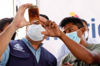 Entrega alcalde est&iacute;mulos a productores ap&iacute;colas afectados por las lluvias del 2020