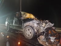 Destroza su camioneta y se da a la fuga 