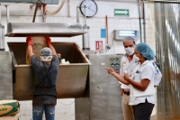 Reconoce Paz la labor de empresas y trabajadores yucatecos