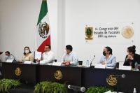 Ren&aacute;n Barrera se re&uacute;ne con diputados para analizar solicitud de empr&eacute;stito