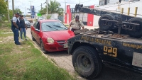 Detienen a dos en persecución policiaca 