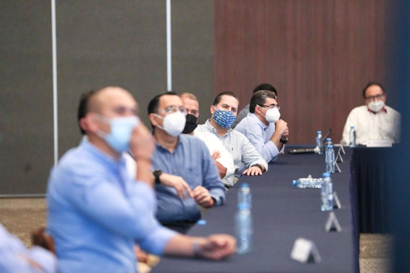 Gobernador presenta panorama actual de la pandemia a empresarios