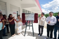 Entrega Huacho aulas en el Cobay de Tixcacalcupul