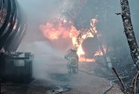 Se incendia bodega de aceites en Um&aacute;n