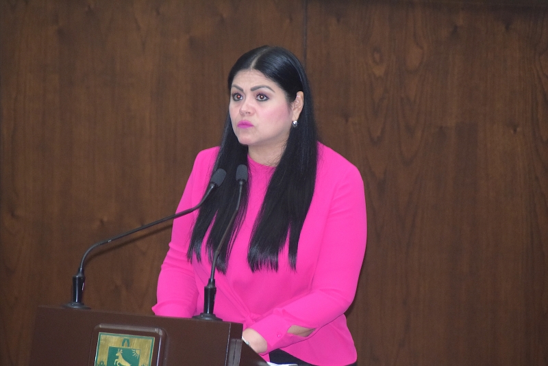 Defiende derechos humanos pero falta a votación de matrimonio igualitario