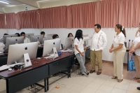 Entrega Huacho equipos e insumos al Tec de Progreso