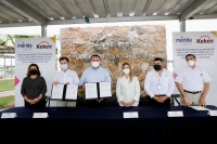 Renán Barrera firma convenio con la empresa Kekén