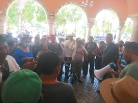 Ejidatarios protestan contra mentiras de Ren&aacute;n Barrera